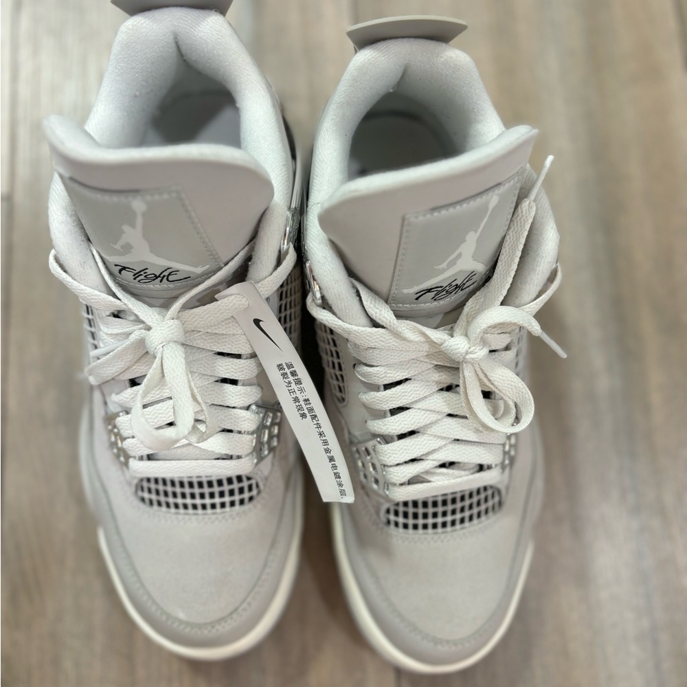 Air Jordan 4 Retro